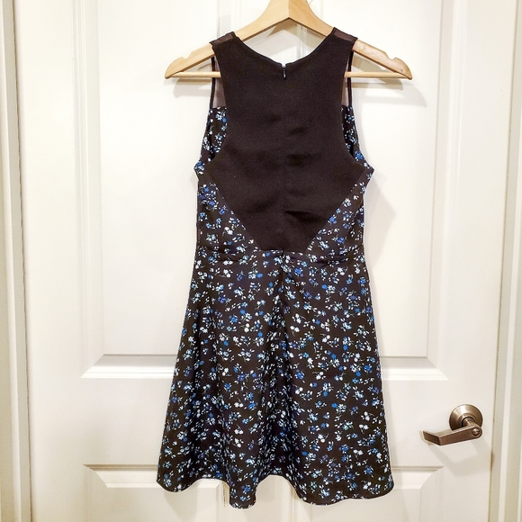 Like Mynded Blue Black Floral Sheer Panel Dress - Picture 4 of 4